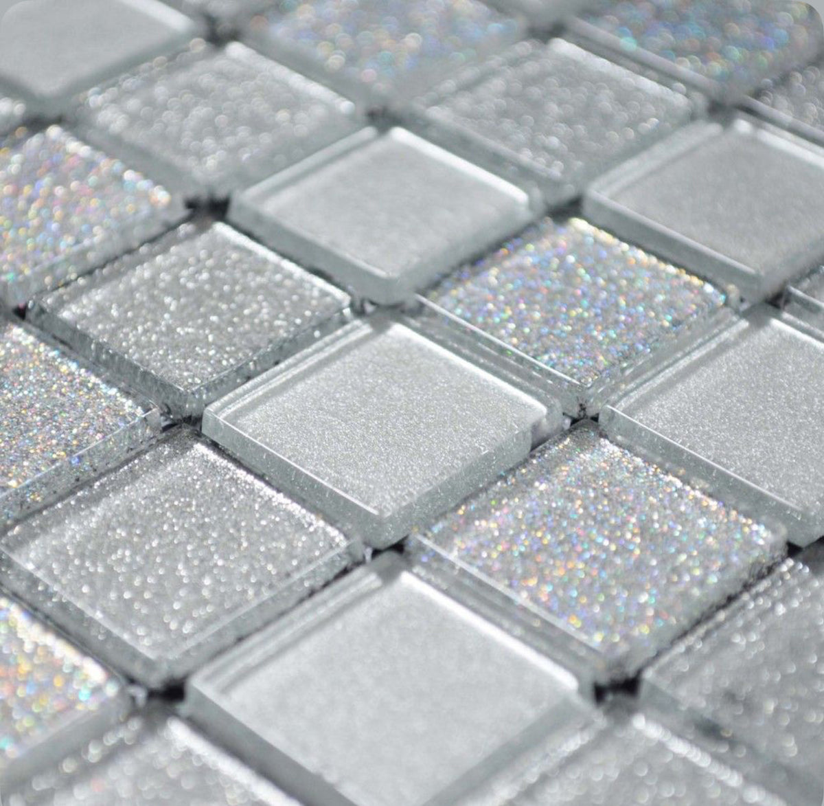 Glitzerne Bodenfliesen