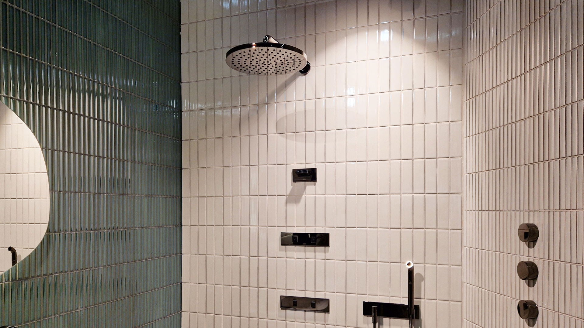 Beige Metro Porzellan Mosaikfliese Badezimmer Design Inneneinrichtung