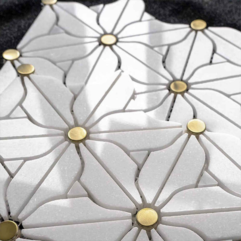 Blumen Marmor Muster in Weiss mit Gold Mitte Mosaik Fliese