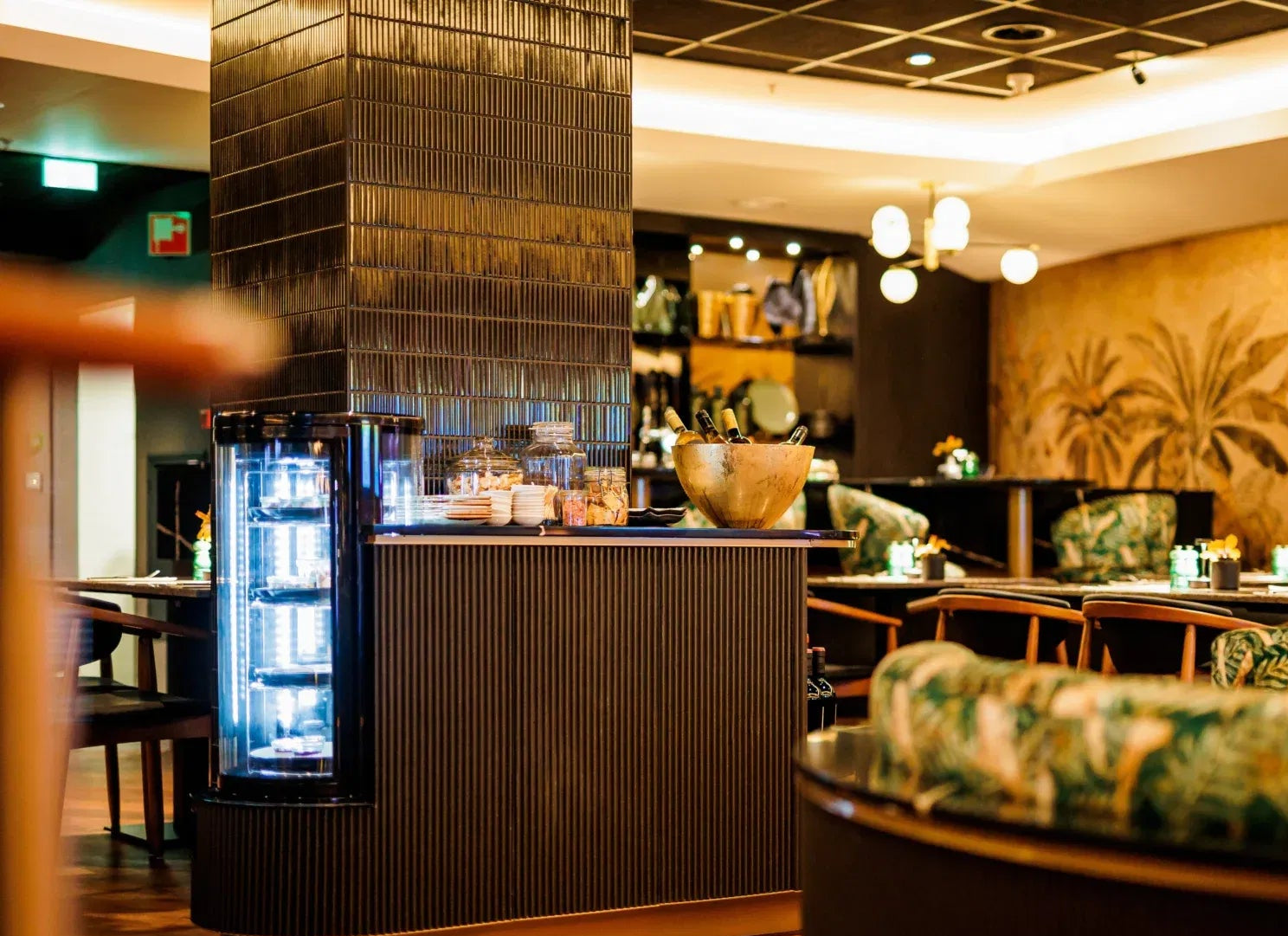 Kitkat Schwarz Glänzend Bambus Porzellan Mosaikfliese Bar und Casino Inneneinrichtung