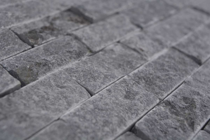 Naturstein Splitface Schwarz Marmor Mosaikfliese Schweiz Plättli