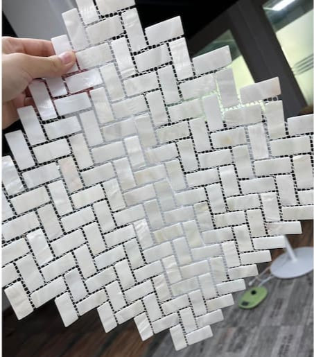 Weiss Fischgräten Muster Mosaik Fliesen