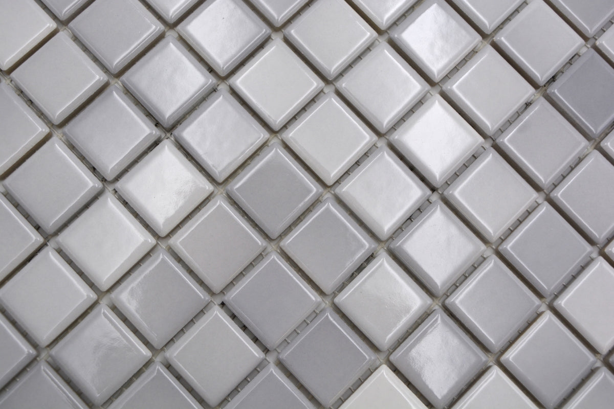 Graue Keramik Mosaikfliesen Wand und Boden Fliesen