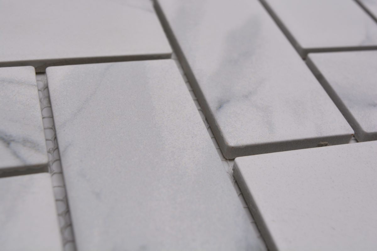 Zürich Herringbone Marmoroptik Keramikmosaik Weisse Platten